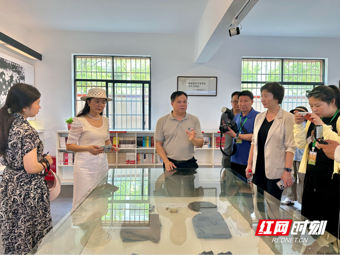 海外华文媒体走进益阳：在黑茶香与羽毛球拍中感知“山乡巨变”新故事