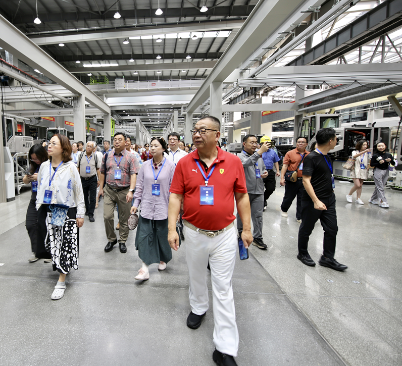 见证“大国重器”，感受智能制造力量