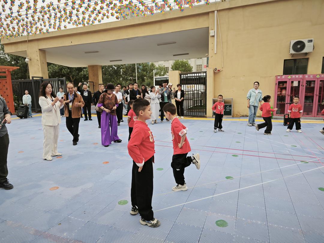 把童年还给玩耍  把自信还给孩子 ——新疆墨玉县北京实验幼儿园带来的震撼与思考